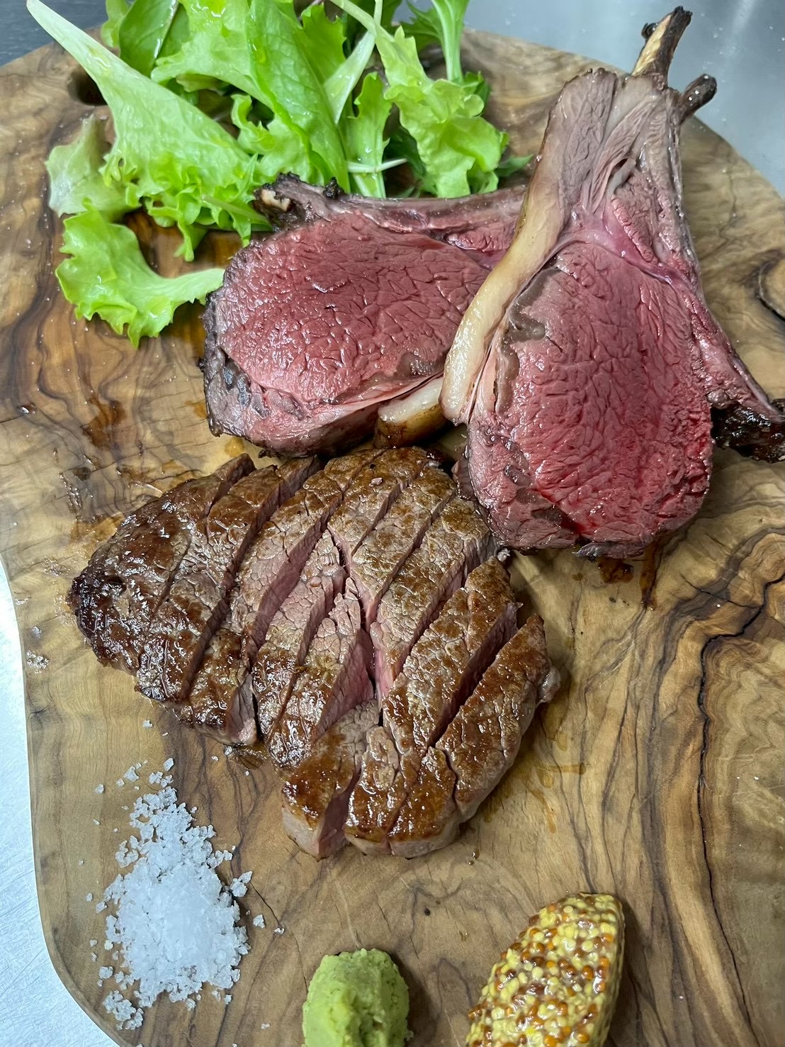 ラムと牛肉の盛り合わせ